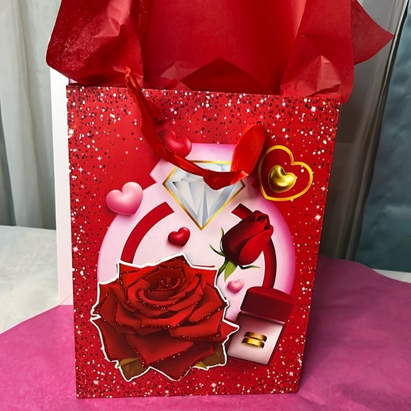 Valentines Day Beauty Bundle - Picture 2 of 6